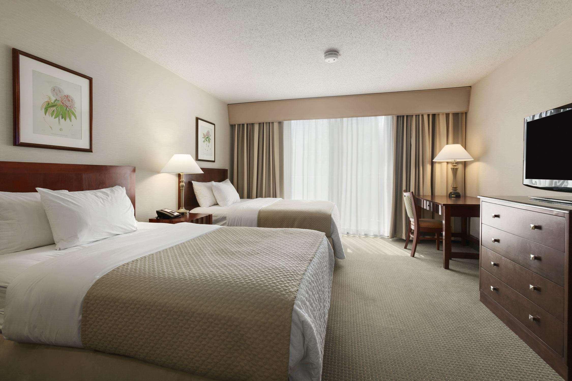 Embassy Suites By Hilton Richmond Dumbarton Екстериор снимка