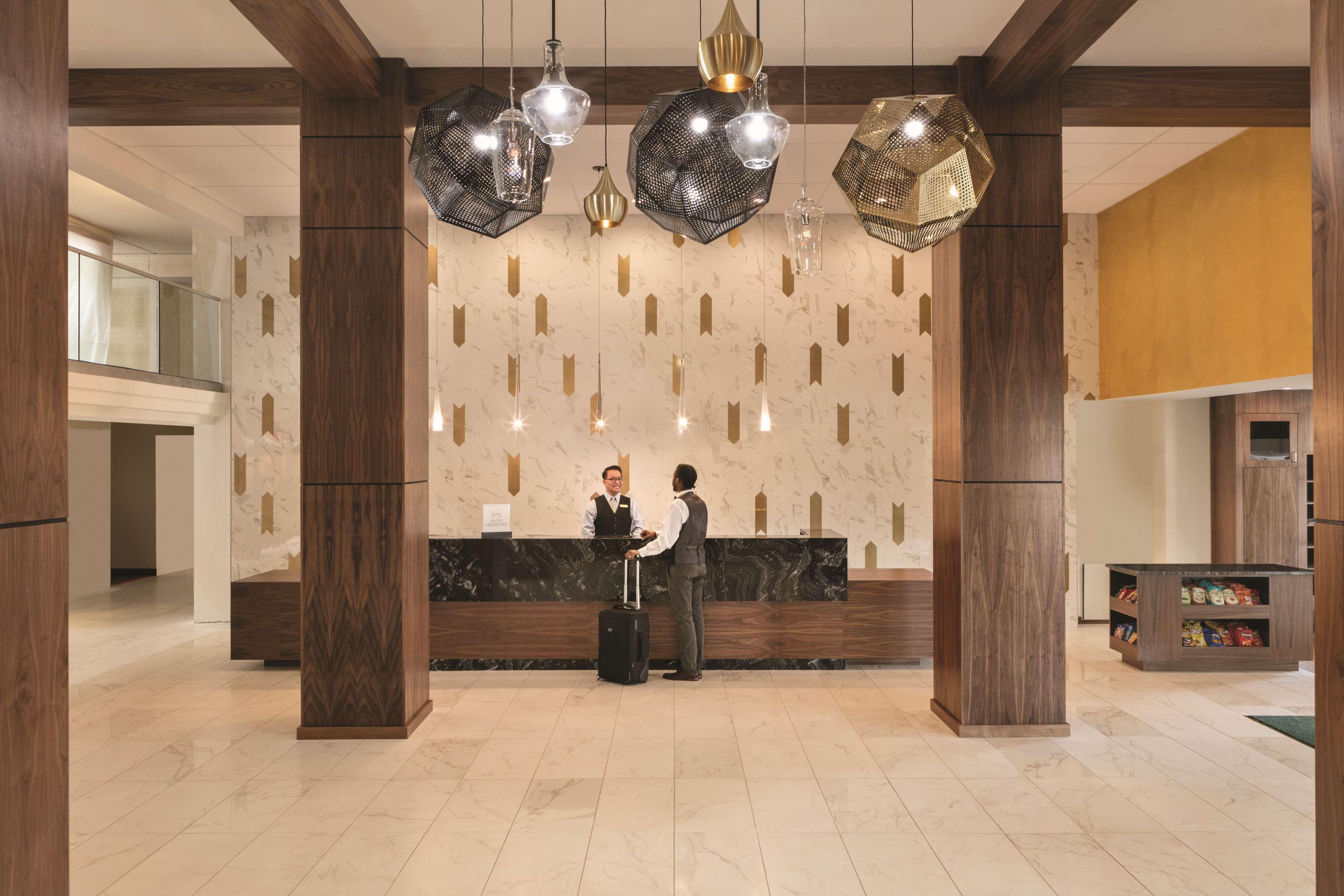 Embassy Suites By Hilton Richmond Dumbarton Екстериор снимка