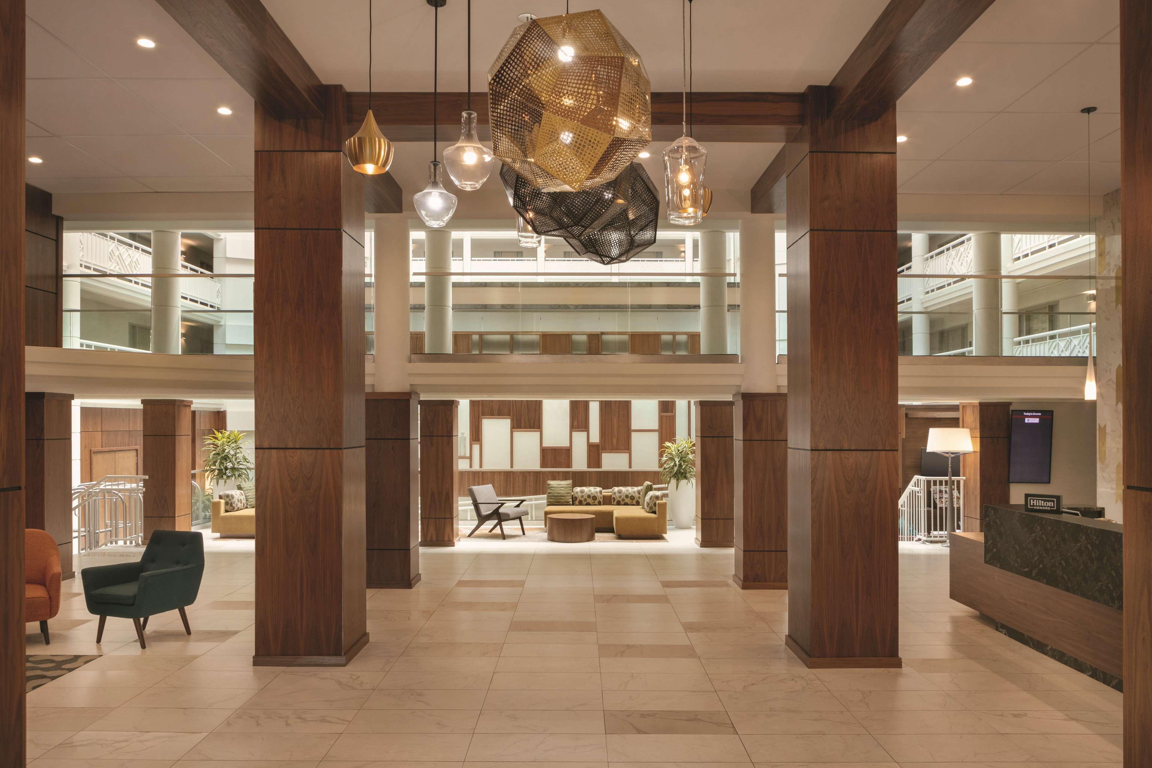 Embassy Suites By Hilton Richmond Dumbarton Екстериор снимка