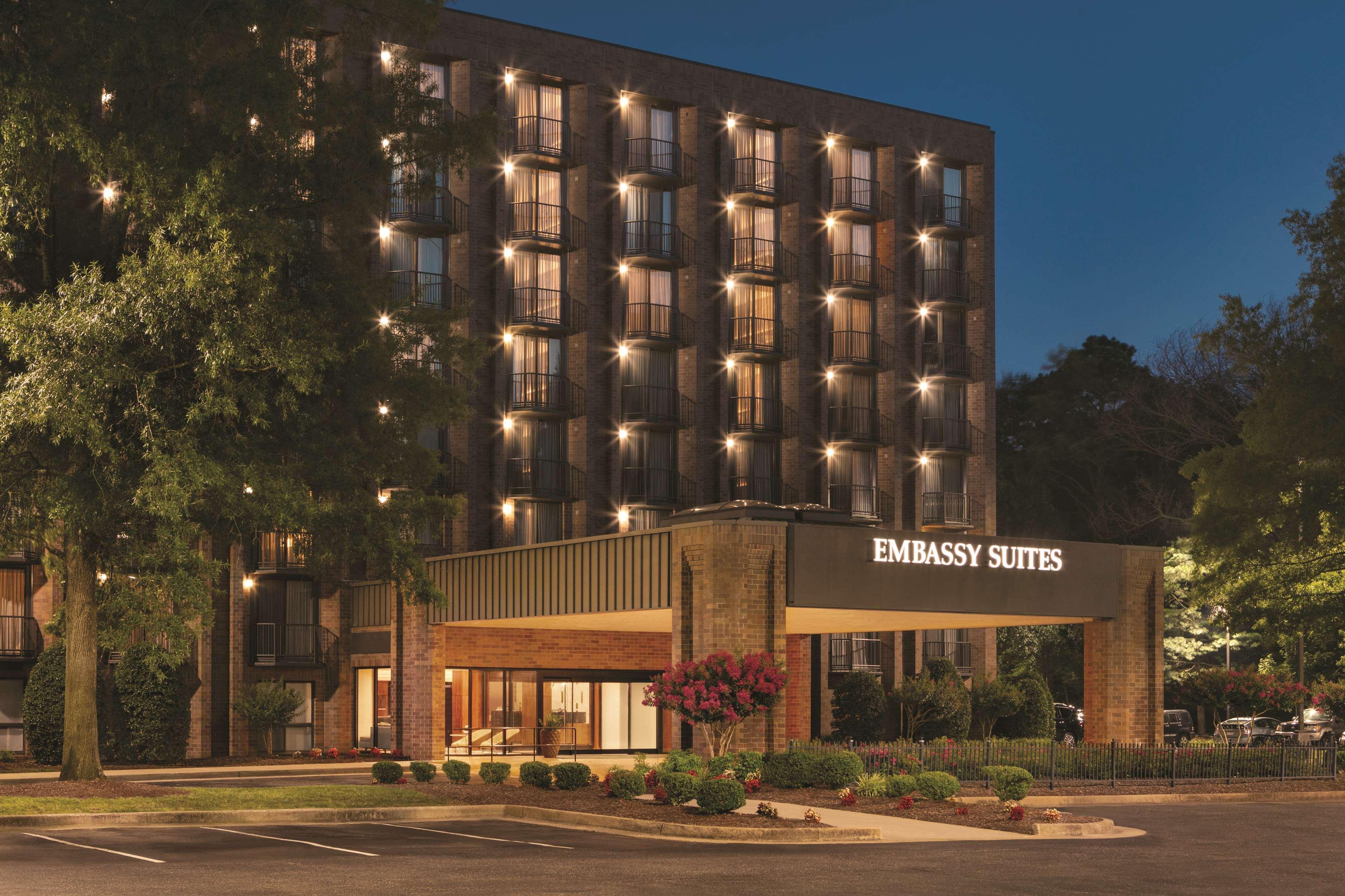 Embassy Suites By Hilton Richmond Dumbarton Екстериор снимка