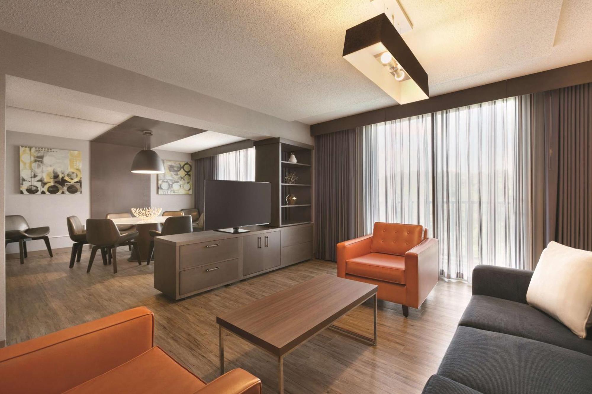 Embassy Suites By Hilton Richmond Dumbarton Екстериор снимка