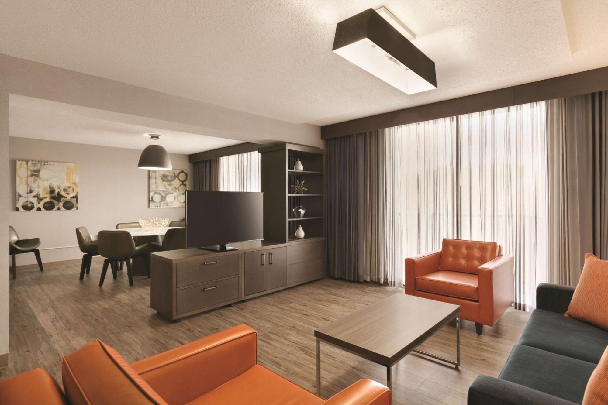 Embassy Suites By Hilton Richmond Dumbarton Екстериор снимка