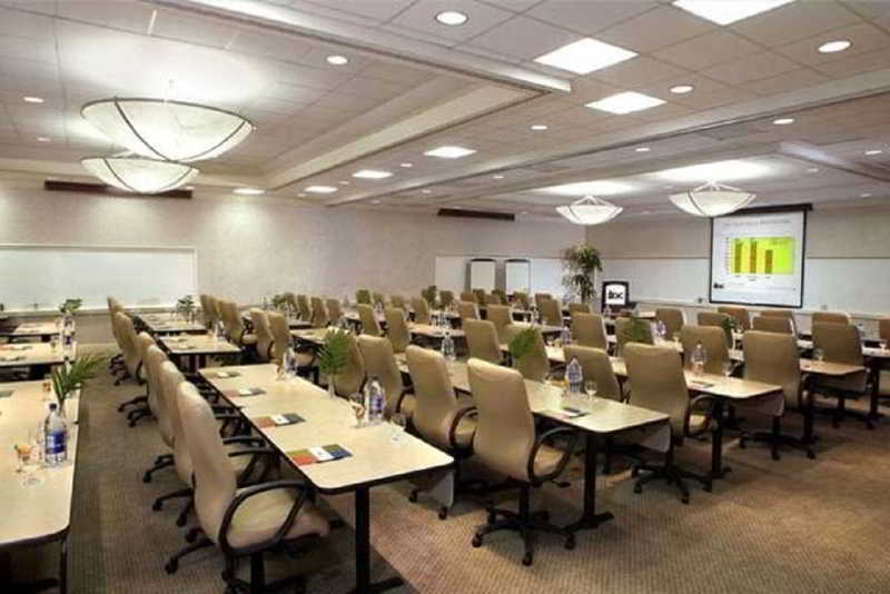Embassy Suites By Hilton Richmond Dumbarton Съоръжения снимка