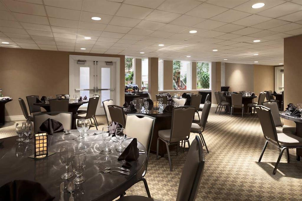 Embassy Suites By Hilton Richmond Dumbarton Съоръжения снимка